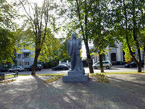 Памятник В.И. Ленину на проспекте Карла Маркса