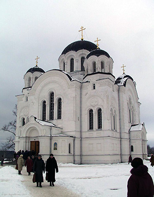 Крестовоздвиженский собор Спасо-Евфросиниевского монастыря зимой