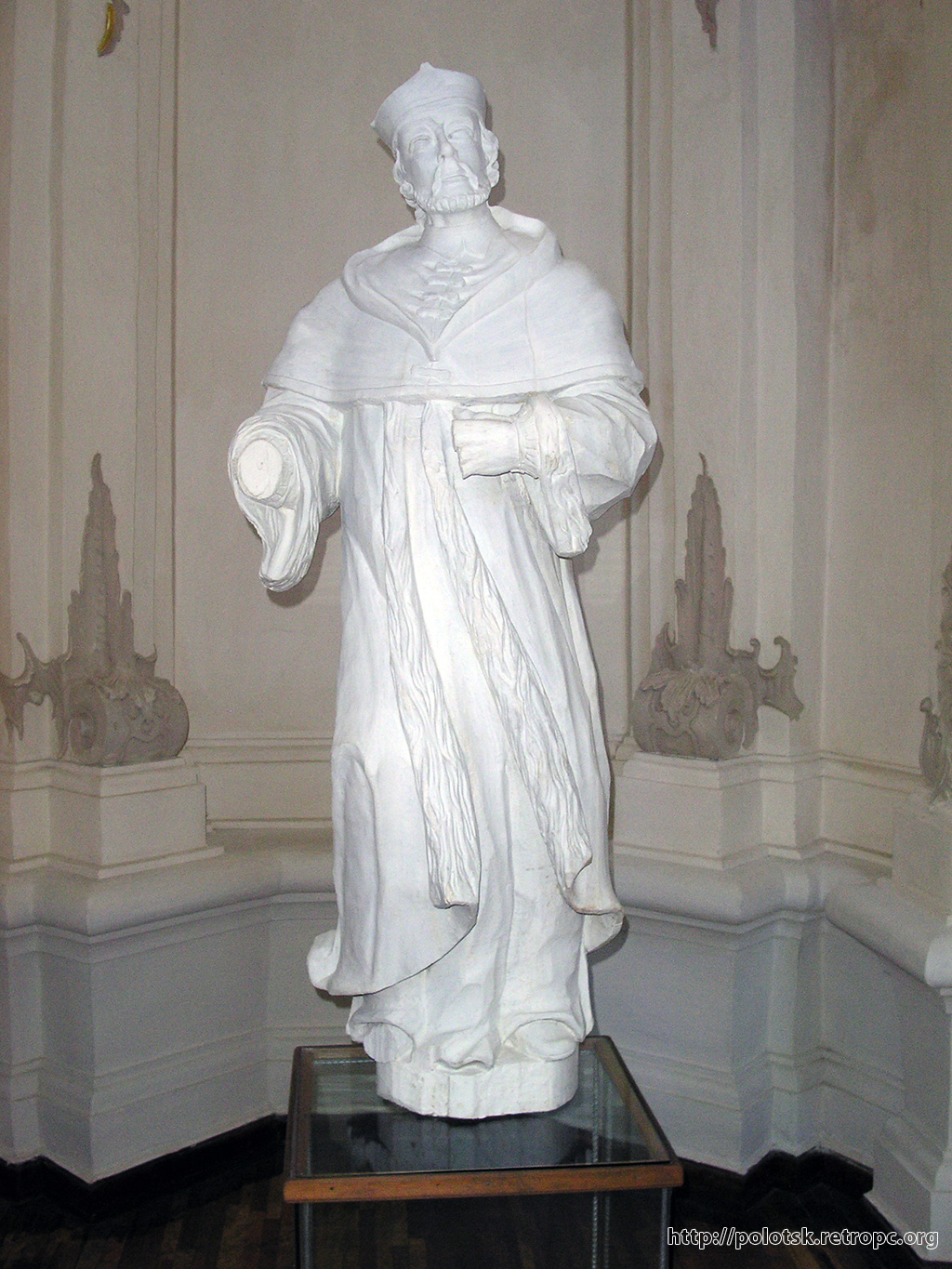 25. Софийский собор - статуя католического святого, найденная при раскопках внутри собора