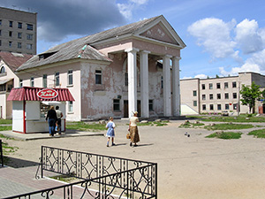 Здание клуба-кинотеатра у Спасского городка
