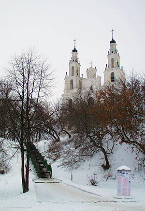 10. Софийский собор зимой - вид снизу лестницы спереди